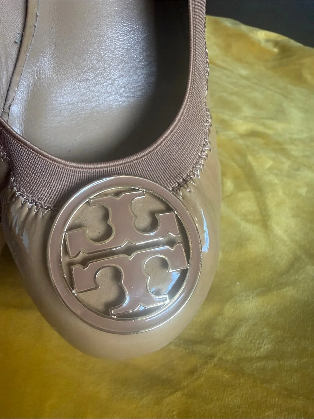 Tory Burch Beige Patent Logo Round-Toe wedge